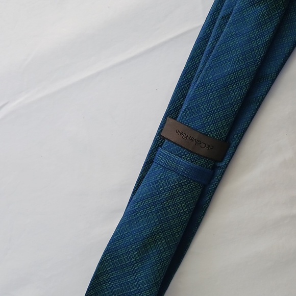 Men's tie. - Picture 3 of 3